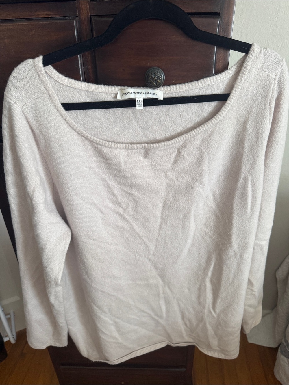 cupcakes & cashmere Scoop Neck Sweater in Pale Blush
